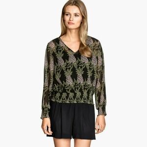 H&M TREND // semi-sheer pineapple pineapple print plunge smocked hem top